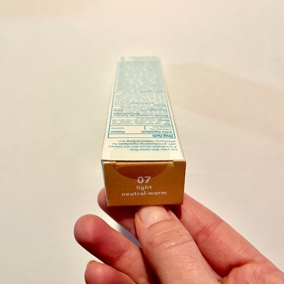 Tula - Radiant skin brightening serum skin tint sunscreen broad spectrum SPF 30 - Picture 3 of 5